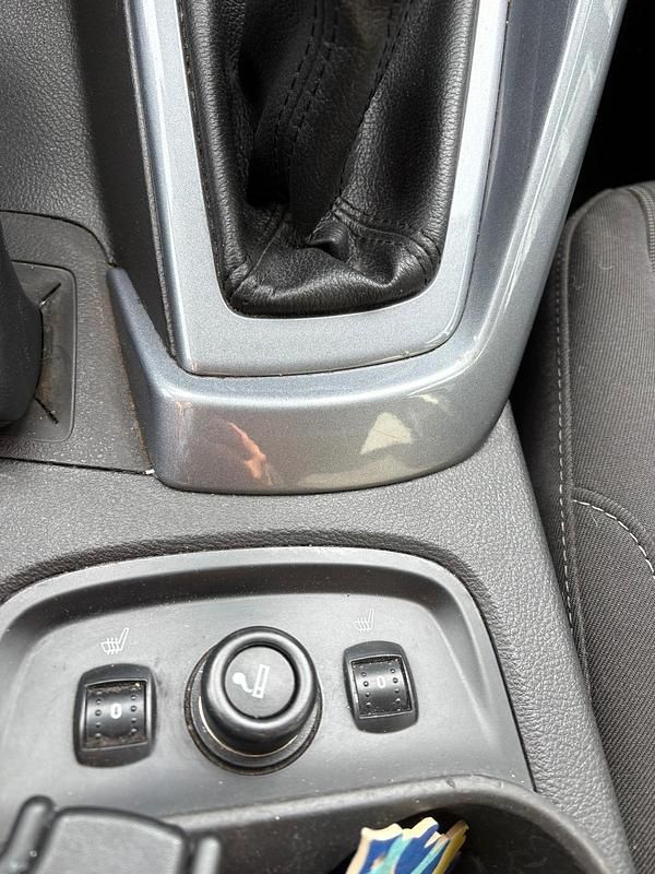 Używany Ford Focus 100 KM (73 kW) 2014 Niebieski Sedan/Limuzyna