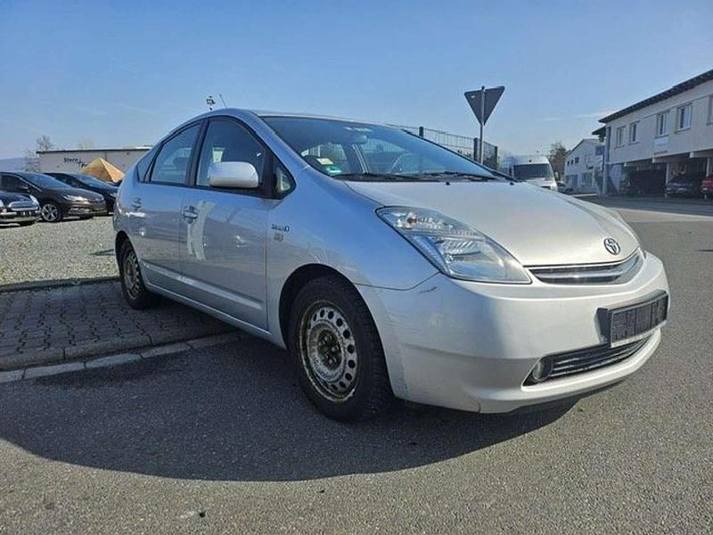 Gebraucht Toyota Prius Executive 77 PS (56 kW) 2006 Silver metallic Kleinwagen