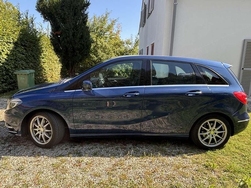 Gebraucht Mercedes B200 136 PS (100 kW) 2012 Van / Kleinbus