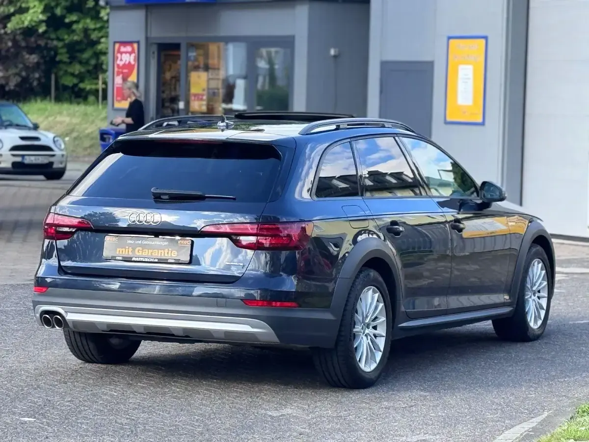 Gebraucht Audi A4 Allroad Basis 218 PS (160 kW) 2018 Blau Kombi