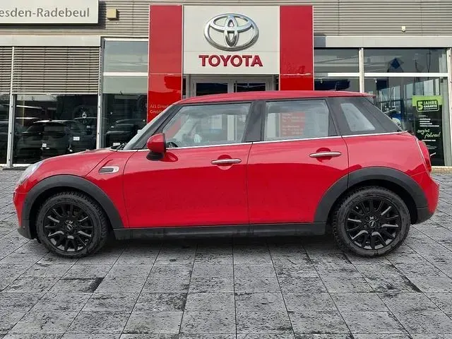 Gebraucht Mini ONE 102 PS (75 kW) 2018 Chili red Kleinwagen