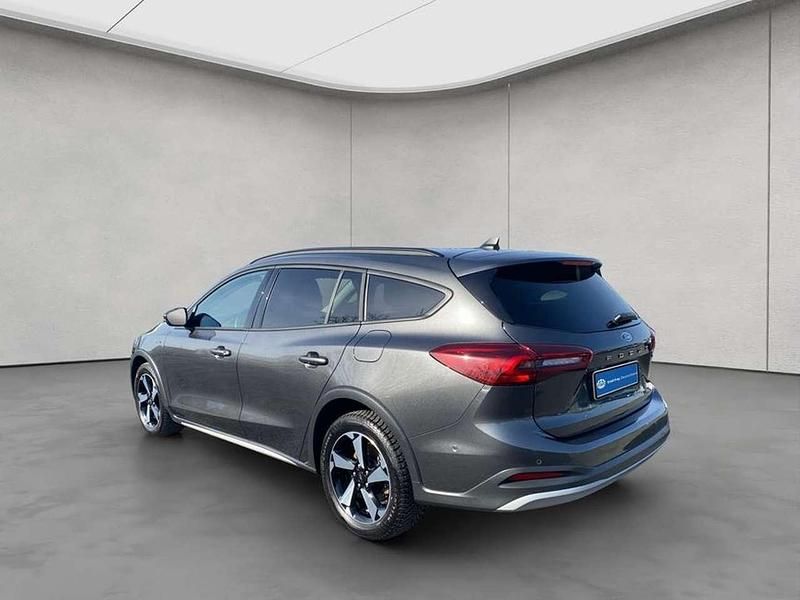 Gebraucht Ford Focus Active X 125 PS (91 kW) 2022 Grau Kombi