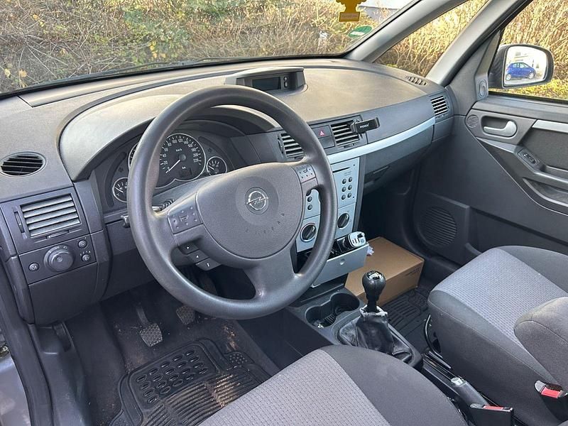 Gebraucht Opel Meriva 101 PS (74 kW) 2005 Silber Van / Kleinbus