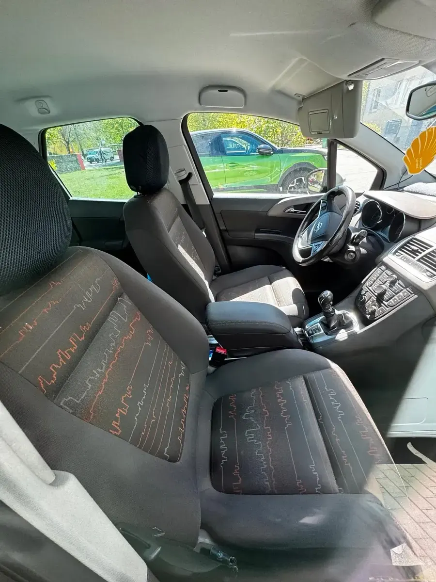 Second-hand Opel Meriva 101 CP (74 kW) 2011 Monovolum