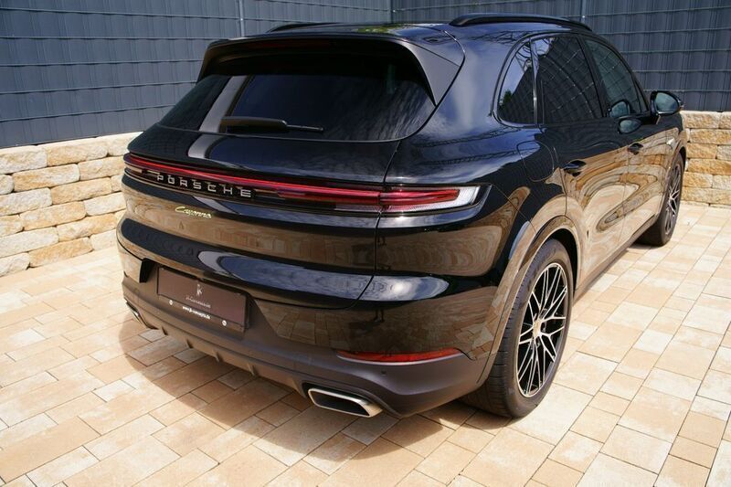 Schwarz Gebraucht 2024 Porsche Cayenne SUV | 96.890 € - Bild 1/4