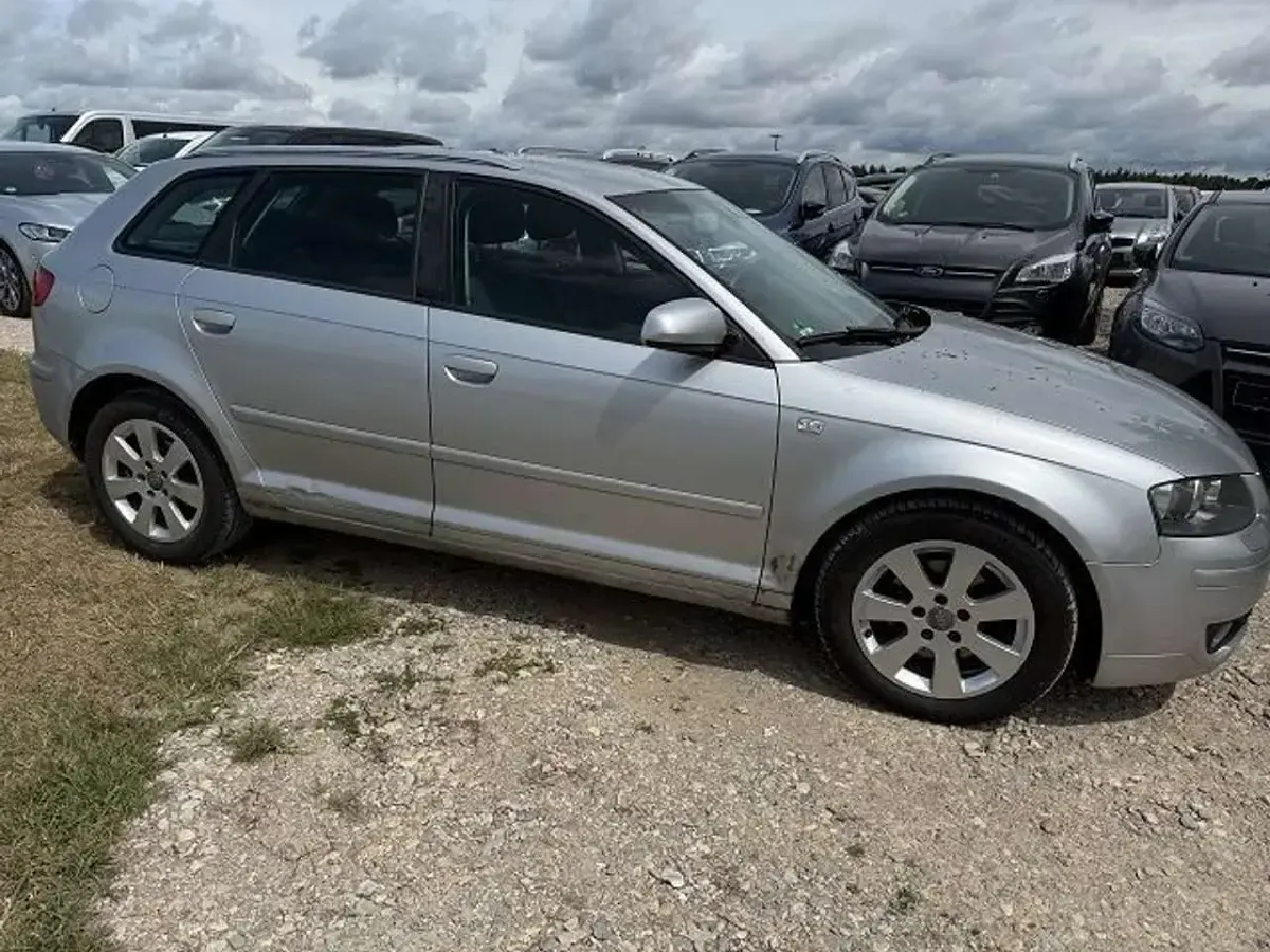 Gebraucht Audi A3 Sportback Ambiente 140 PS (102 kW) 2006 Lichtsilber metallic Kleinwagen