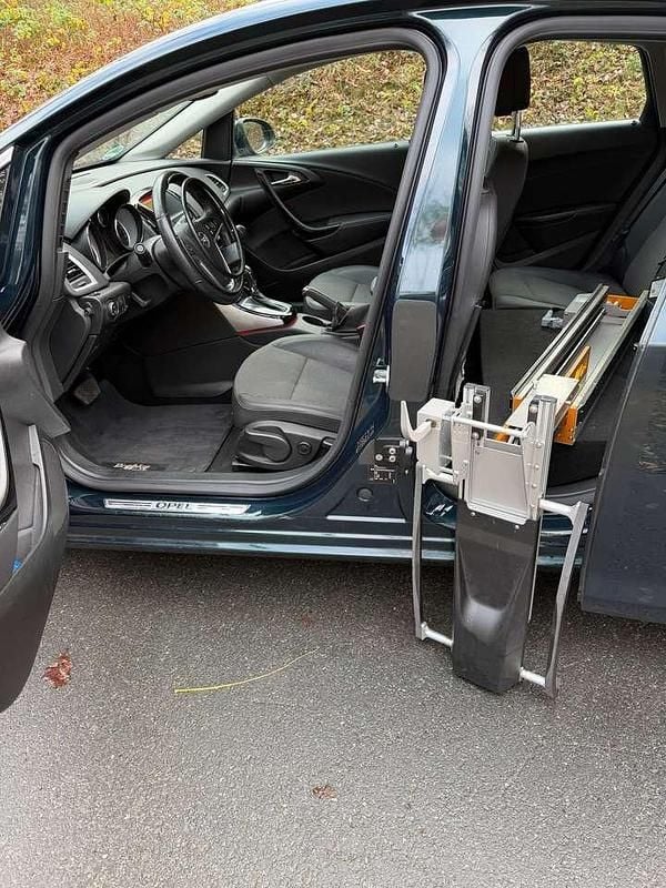 Gebraucht Opel Astra Exklusiv 165 PS (121 kW) 2015 Grün Limousine