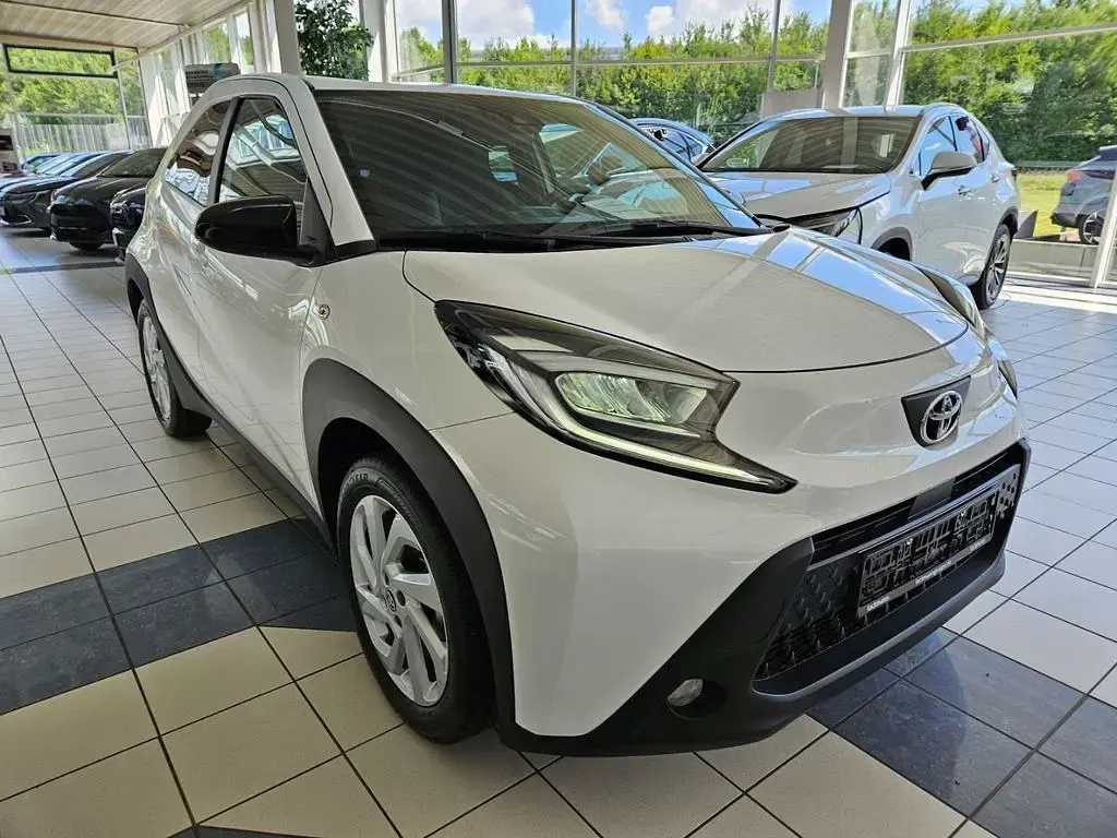 Gebraucht Toyota Aygo X 72 PS (52 kW) 2025 Schneeweiß SUV