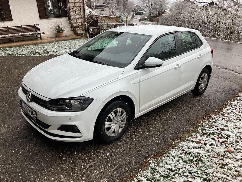 Gebraucht VW Polo Trendline 80 PS (58 kW) 2020 Weiß Kleinwagen