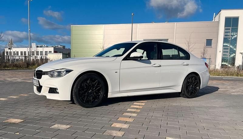 Gebraucht BMW 330 M Sport 252 PS (185 kW) 2016 Weiß Limousine