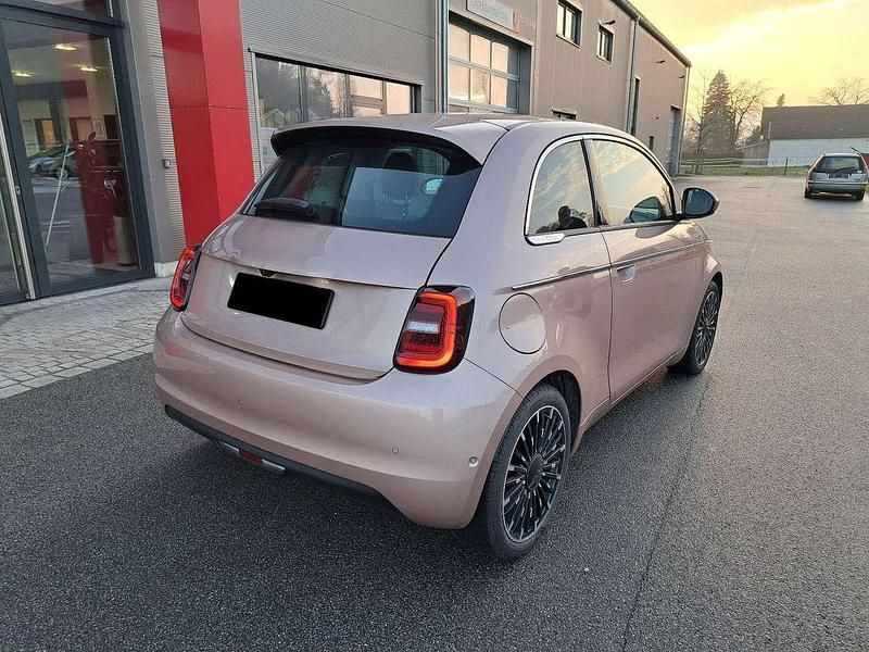 Gebraucht Fiat 500e La Prima 86 kW (118 PS) 2022 Rosegold metallic Kleinwagen