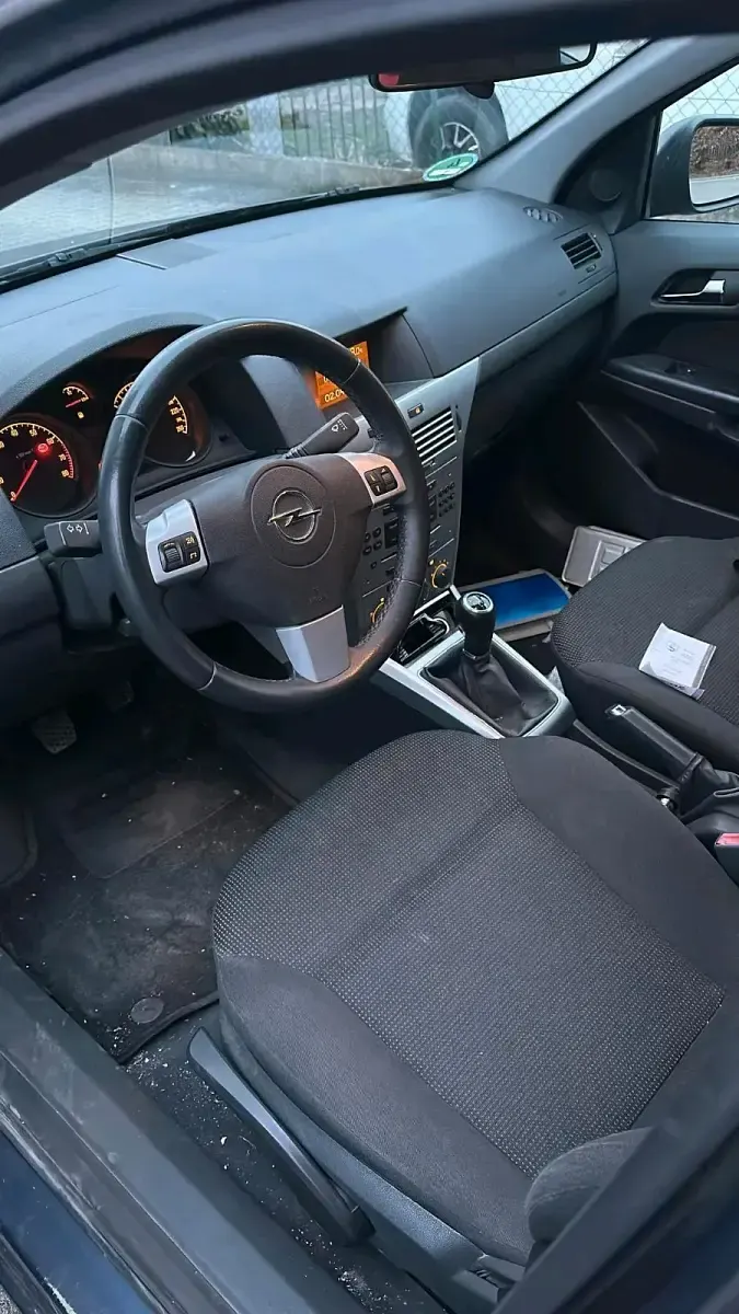 Usata Opel Astra 90 CV (66 kW) 2009 Blu Berlina