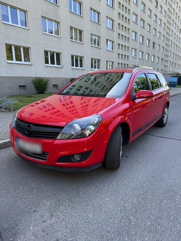 Rot Gebraucht 2008 Opel Astra Innovation Kombi | 2.499 € (Fairer Preis) - Bild 1/4