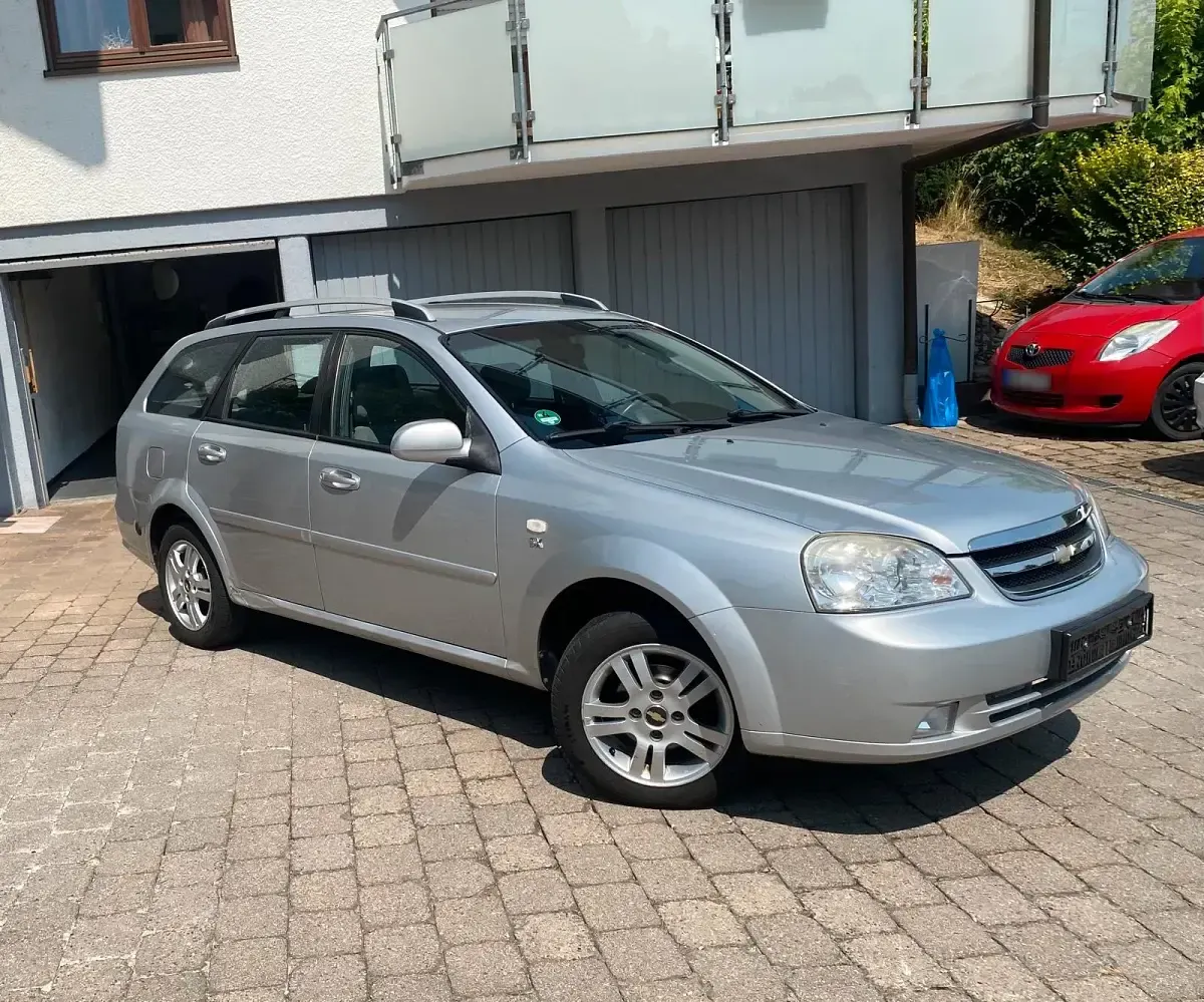Gebraucht Chevrolet Nubira 109 PS (80 kW) 2008 Grau Kombi
