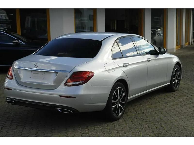 Gebraucht Mercedes E400 Avantgarde 340 PS (250 kW) 2018 Silber metallic Limousine