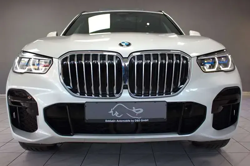 Gebraucht BMW X5 M Sport 286 PS (210 kW) 2023 Mineralweiss met SUV