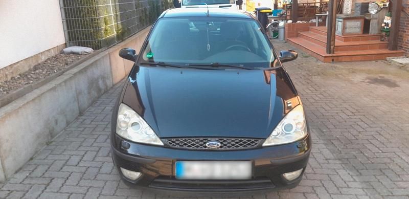 Usata Ford Focus 100 CV (73 kW) 2003 Nero Utilitaria