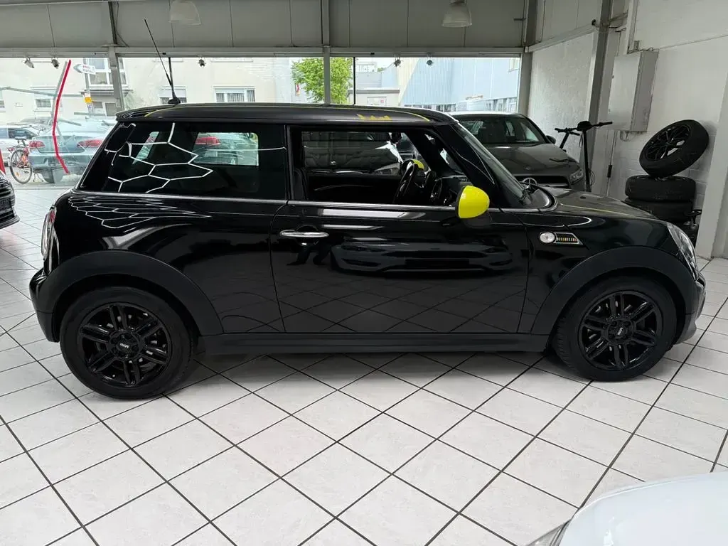 Gebraucht Mini Cooper D Brick Lane 111 PS (81 kW) 2014 Schwarz Kleinwagen