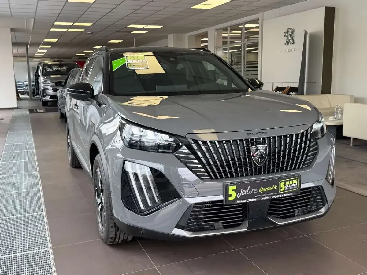 Gebraucht Peugeot 2008 GT 131 PS (96 kW) 2023 Grau SUV
