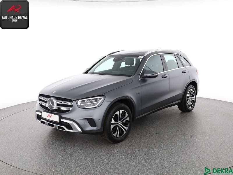 Grau Gebraucht 2021 Mercedes GLC300e SUV | 35.879 € (Guter Preis) - Bild 1/4