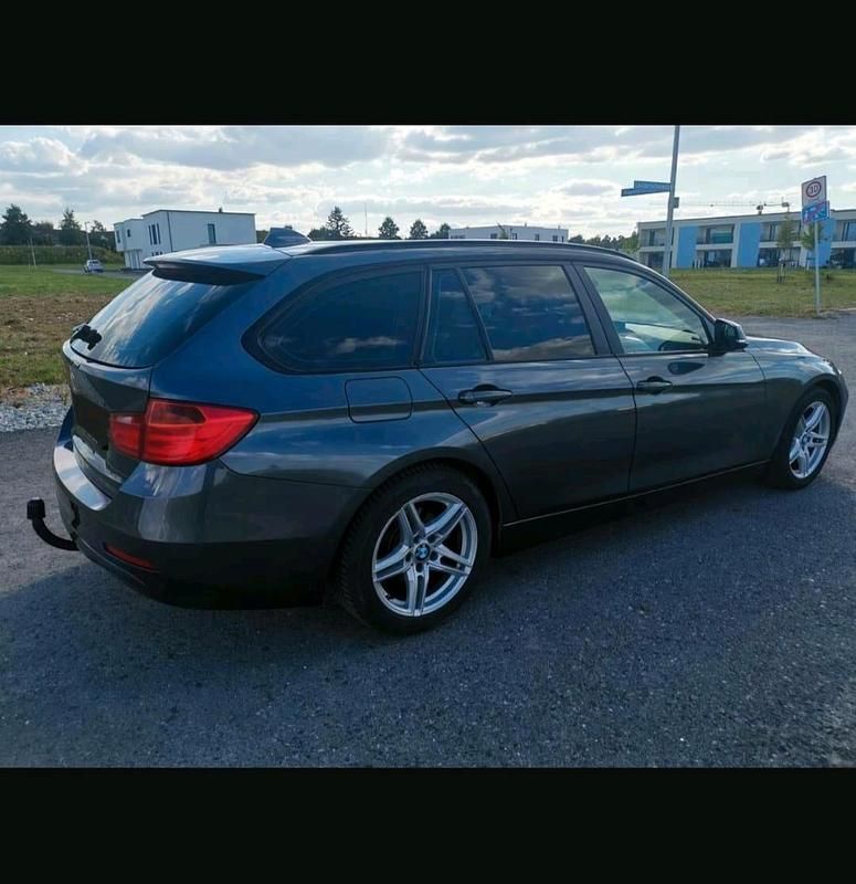 Gebraucht BMW 318 150 PS (110 kW) 2013 Braun Kombi