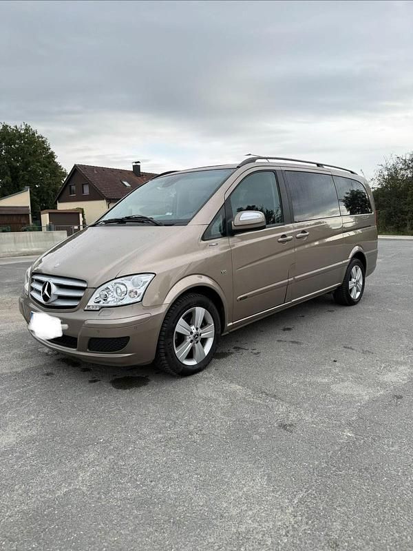 Gold Gebraucht 2012 Mercedes Viano Van / Kleinbus | 16.999 € (Fairer Preis) - Bild 1/4