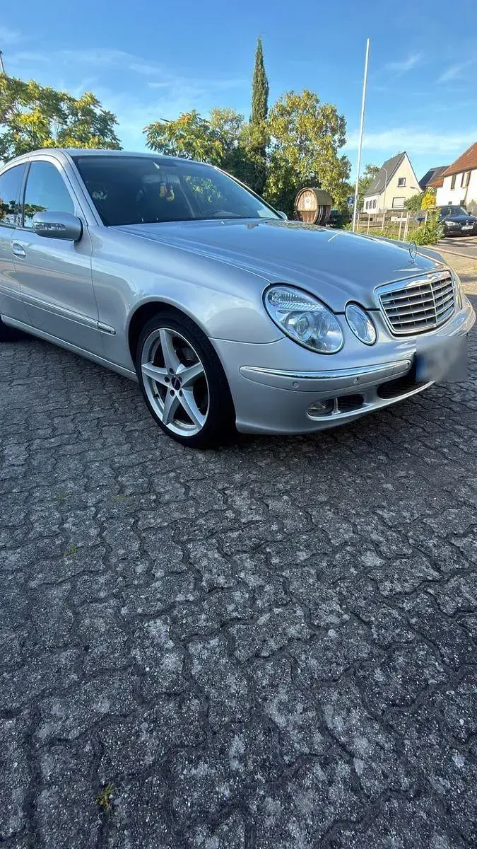 Gebraucht Mercedes 220 Elegance 170 PS (125 kW) 2005 Silber Limousine