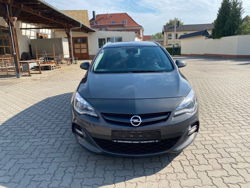 Gebraucht Opel Astra 194 PS (142 kW) 2015 Grau Kombi