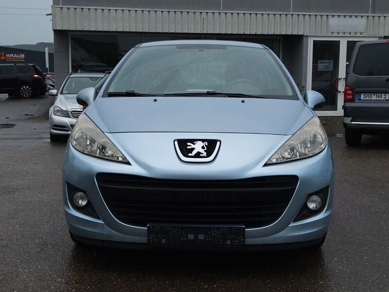 Gebraucht Peugeot 207 Filou 73 PS (53 kW) 2010 Silber Kleinwagen