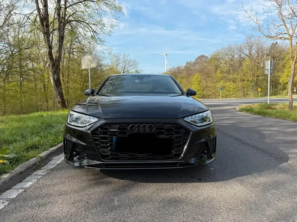 Gebraucht Audi A4 Ambiente 204 PS (150 kW) 2023 Schwarz Limousine