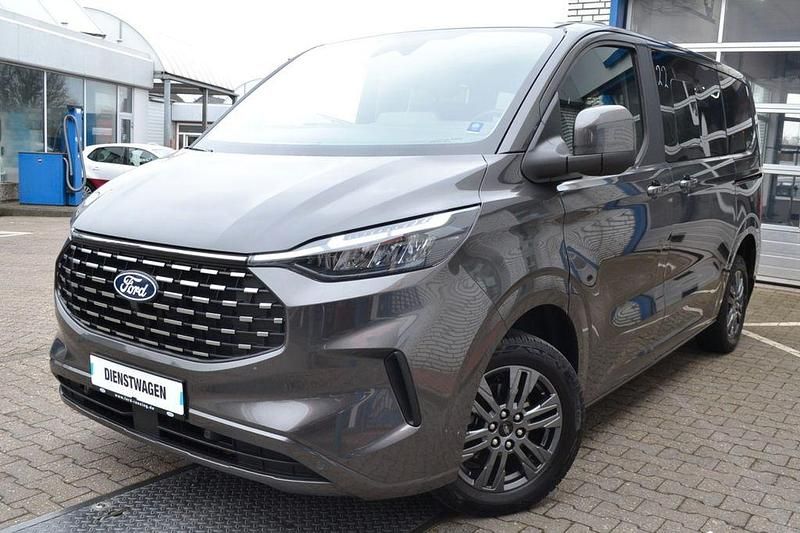 Gebraucht Ford Tourneo Titanium 170 PS (125 kW) 2025 Grau Van / Kleinbus
