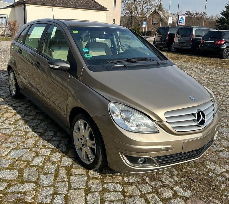 Gebraucht Mercedes B180 109 PS (80 kW) 2007 Gelb Van / Kleinbus