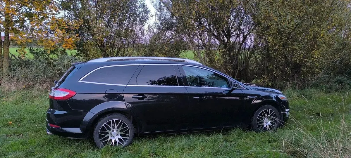 Gebraucht Ford Mondeo Titanium 200 PS (147 kW) 2011 Schwarz Kombi