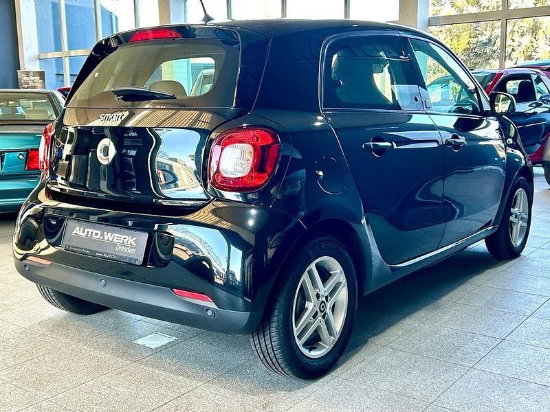 Gebraucht Smart ForFour Electric Drive 60 kW (82 PS) 2021 Schwarz Limousine