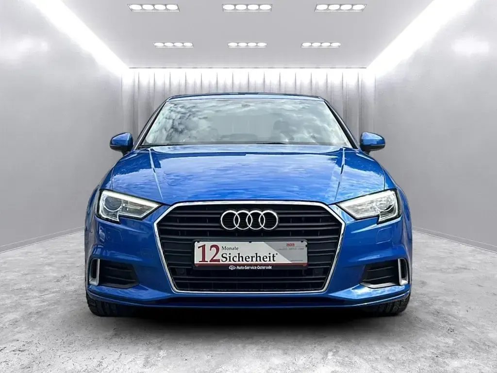 Gebraucht Audi A3 Sport 150 PS (110 kW) 2018 Blau Limousine