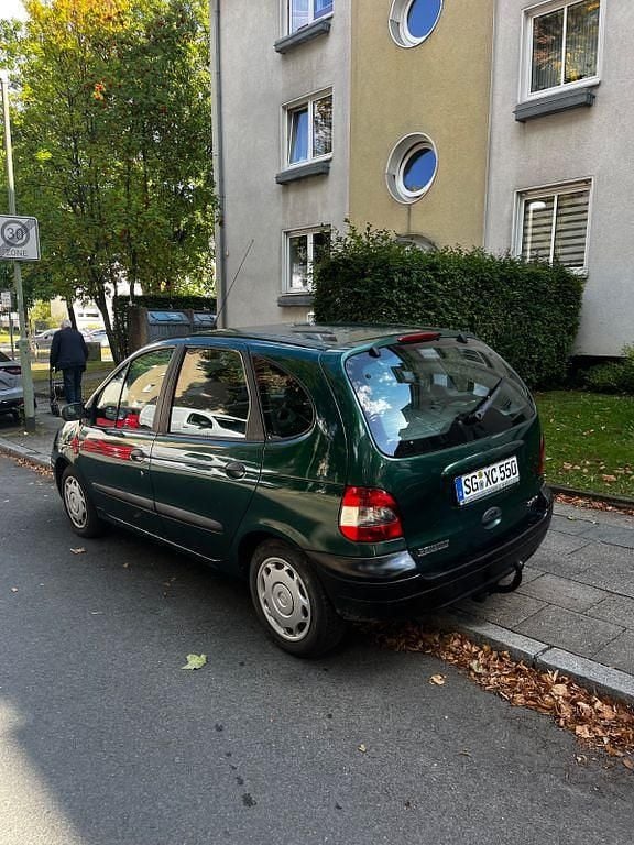 Gebraucht Renault Scénic 107 PS (78 kW) 2000 Grün Van / Kleinbus