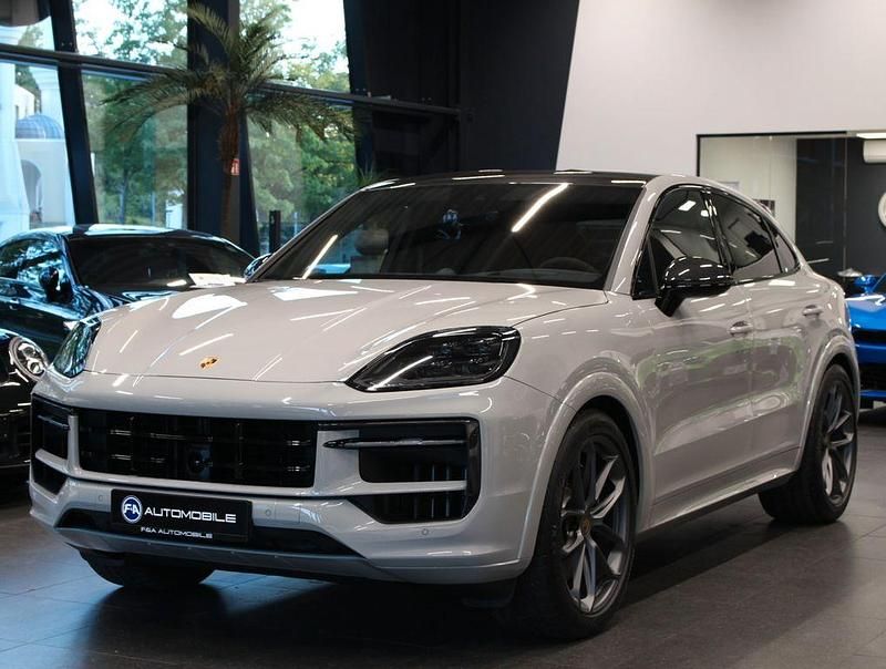 Grau Gebraucht 2024 Porsche Cayenne S Sport SUV | 135.390 € - Bild 1/4