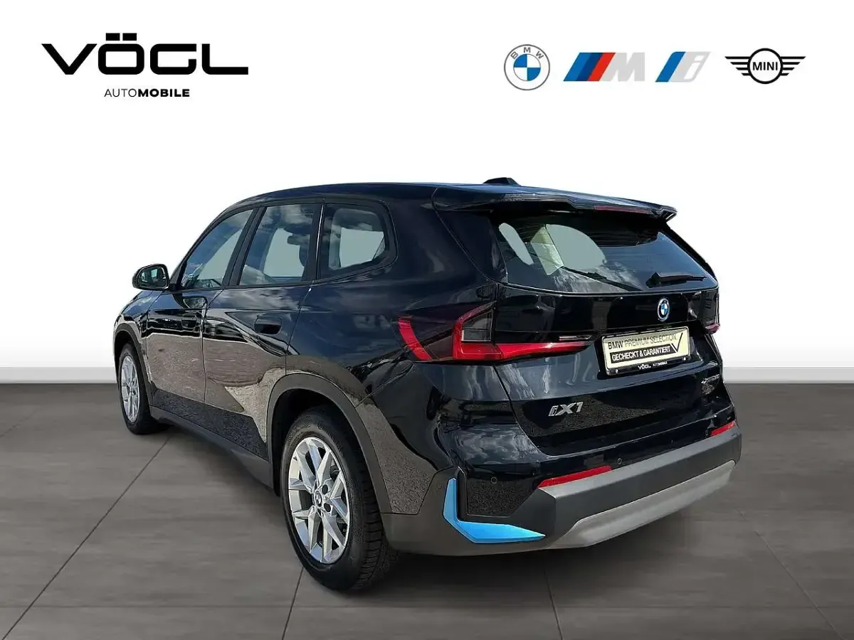 Gebraucht BMW iX1 Performance 200 kW (272 PS) 2022 Schwarz SUV