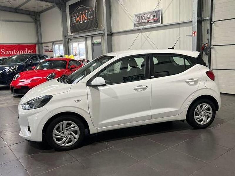 Gebraucht Hyundai i10 67 PS (49 kW) 2021 Polar white Kleinwagen