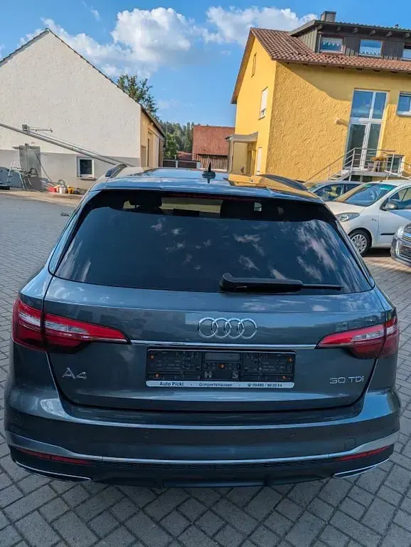 Gebraucht Audi A4 S-Line 136 PS (100 kW) 2024 Grau Kombi