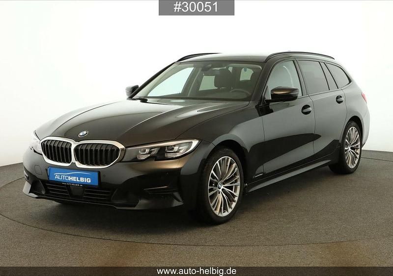 Schwarz Gebraucht 2020 BMW 320 Shadowline Kombi | 22.490 € (Guter Preis) - Bild 1/4