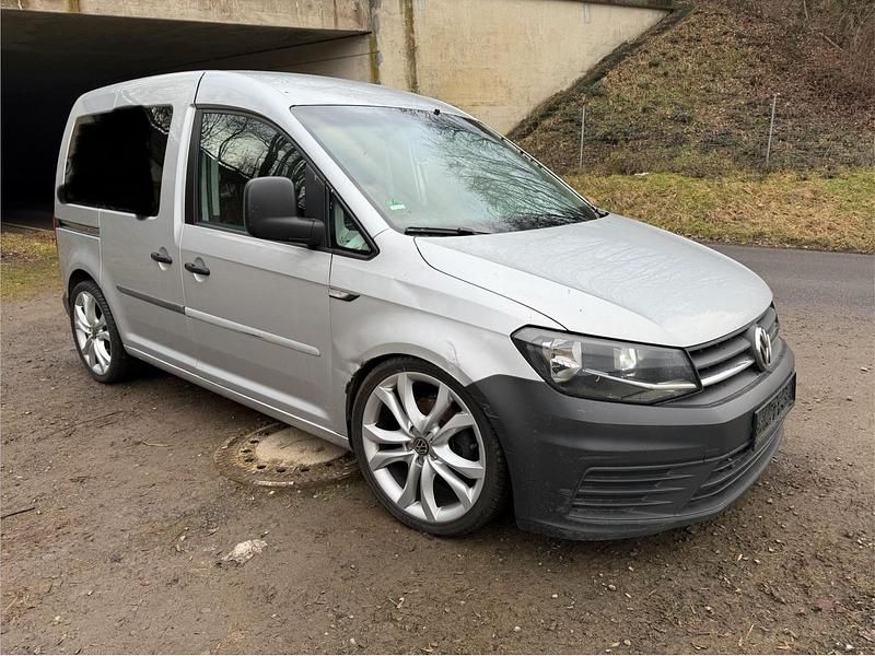 Gebraucht VW T5 102 PS (75 kW) 2015 Silber Van