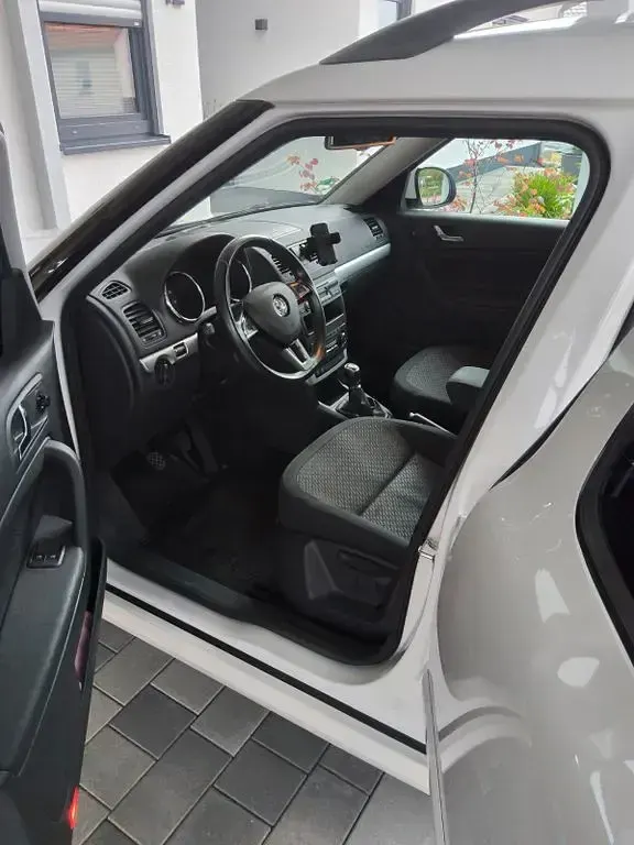 Używany Skoda Yeti Active 122 KM (89 kW) 2014 Biały SUV