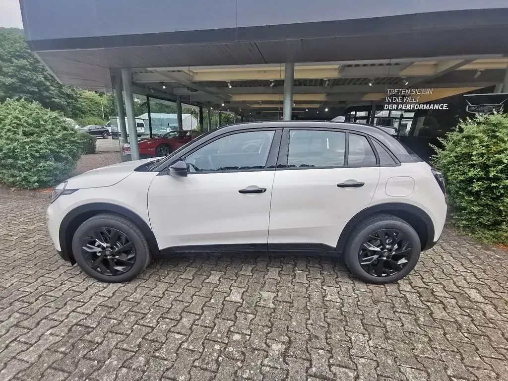 Neu Fiat 600 Street 101 PS (74 kW) 2026 Weiß SUV