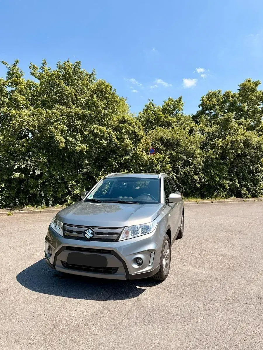 Gebraucht Suzuki Vitara Comfort 120 PS (88 kW) 2017 Grau SUV