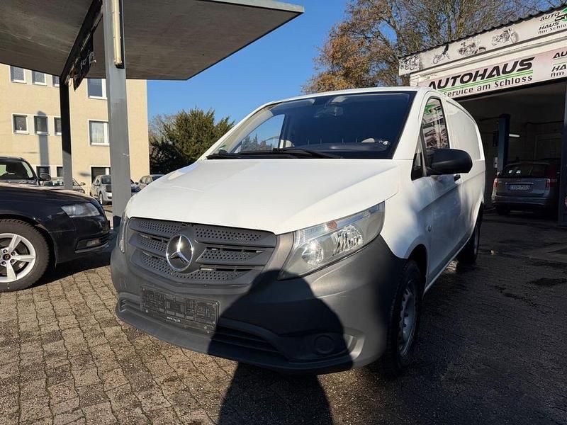 Weiß Gebraucht 2016 Mercedes Vito Van / Kleinbus | 9.850 € (Superpreis) - Bild 1/4