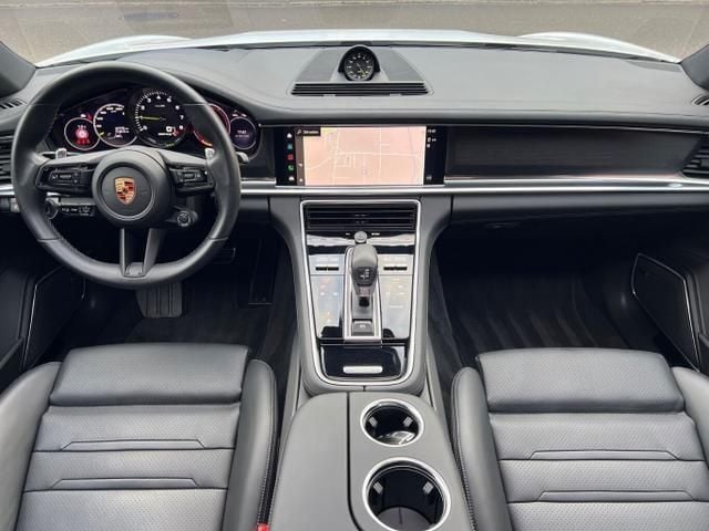 Gebraucht Porsche Panamera 4 E-Hybrid Platinum Edition 462 PS (339 kW) 2023 Carraraweißmetallic carraraweißmetallic Kleinwagen