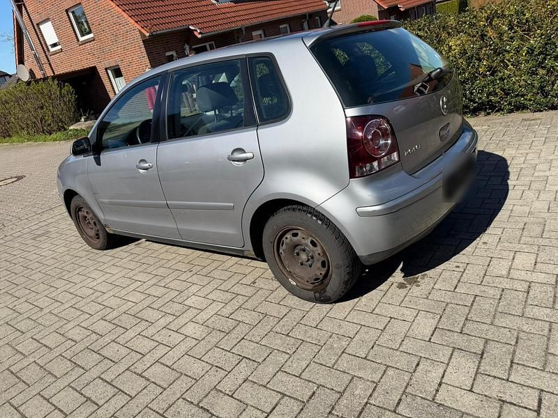 Gebraucht VW Polo 63 PS (46 kW) 2006 Silber Kleinwagen