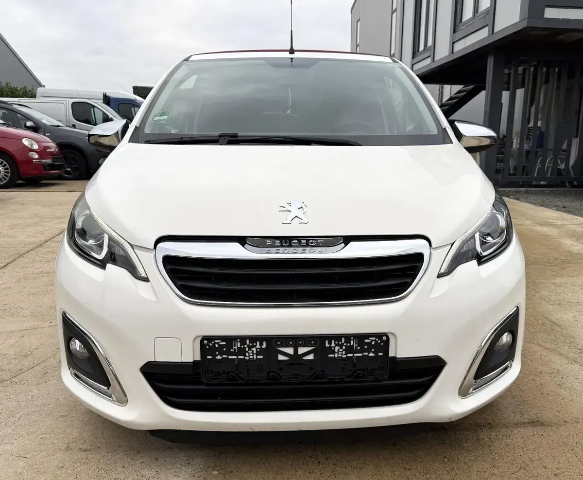 Gebraucht Peugeot 108 Allure 82 PS (60 kW) 2015 Weiß Kleinwagen