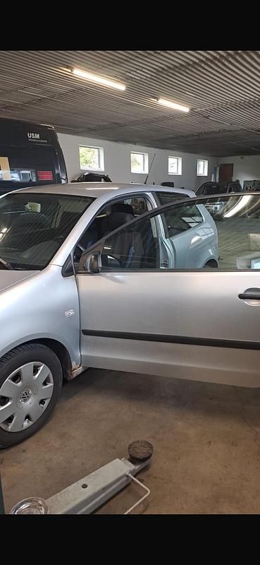 Gebraucht VW Polo 61 PS (44 kW) 2003 Silber Coupé